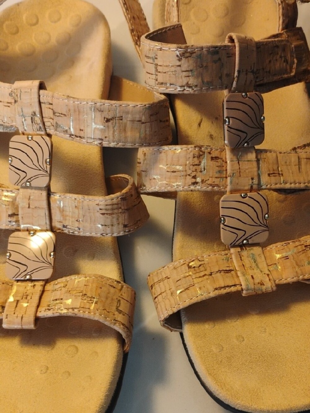 Vionic Beige Cork-Pattern Strappy Sandals sz 11 - Picture 3 of 12